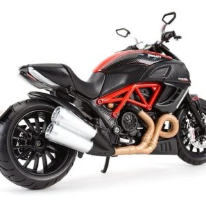 Ducati Diavel Carbon Para Armar escala 1:12