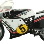 Moto Colección Suzuki Rg500 A Escala
