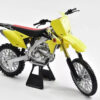SUZUKI RM-Z450 con soporte escala 1:12 - Imagen 3