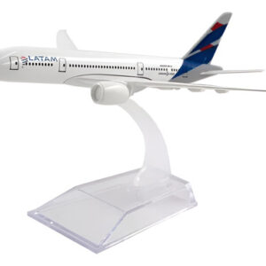 BOEING Latam 737 Color blanco con caja - escala 1:400