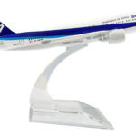 Avión Boeing 777 Ana Japón Escala 1:400