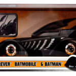 Batimóvil Batman Forever con Figura Escala 1:24