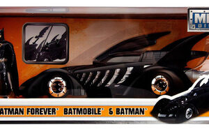 Batimóvil Batman Forever con Figura Escala 1:24